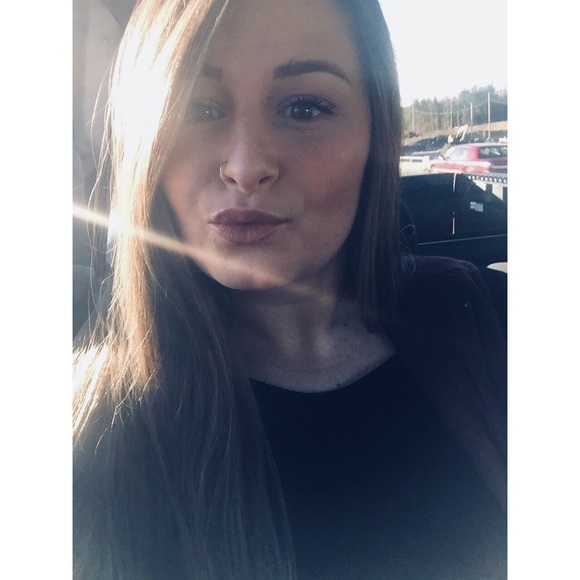 ✨MEET YOUR POSHER✨ - Picture 1 of 1